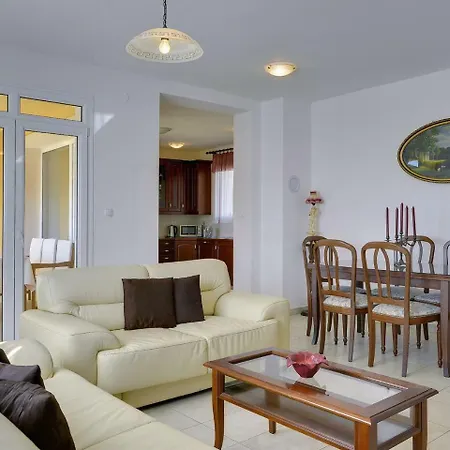 Appartement House Emma